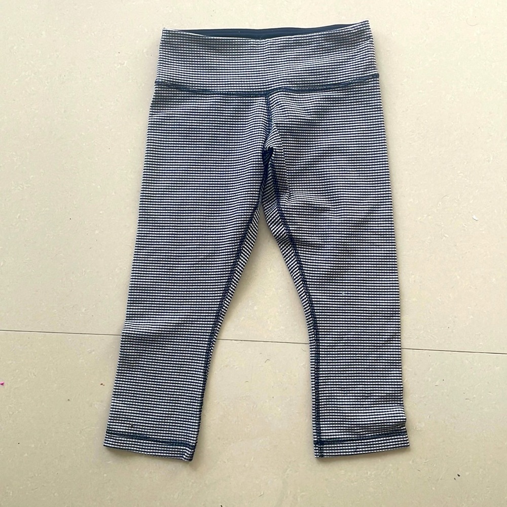 Lululemon cropped pants
